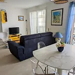 Centre: Beau Duplex T3 3* Avec Balcon, Parking, A Deux Pas De La Et Des Commerces - Fr-1-420-107