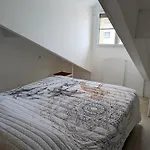 Centre: Beau Duplex T3 3* Avec Balcon, Parking, A Deux Pas De La Et Des Commerces - Fr-1-420-107 *