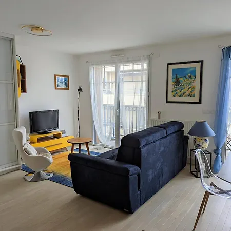 Apartament Centre: Beau Duplex T3 3* Avec Balcon, Parking, A Deux Pas De La Et Des Commerces - Fr-1-420-107