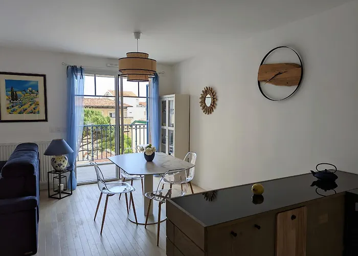 Centre: Beau Duplex T3 3* Avec Balcon, Parking, A Deux Pas De La Et Des Commerces - Fr-1-420-107 Apartament *