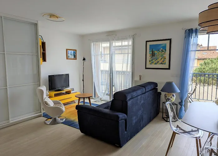 Apartament Centre: Beau Duplex T3 3* Avec Balcon, Parking, A Deux Pas De La Et Des Commerces - Fr-1-420-107