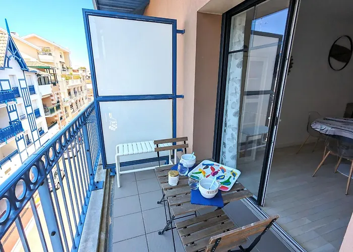 Centre: Beau Duplex T3 3* Avec Balcon, Parking, A Deux Pas De La Et Des Commerces - Fr-1-420-107 Apartament